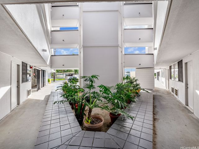 2860 Waialae Avenue 115, Honolulu, HI 96826