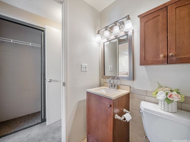 2860 Waialae Avenue 115, Honolulu, HI 96826