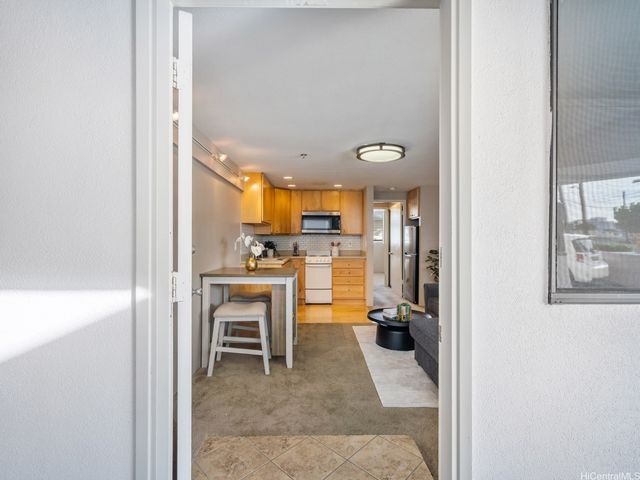 2860 Waialae Avenue 115, Honolulu, HI 96826