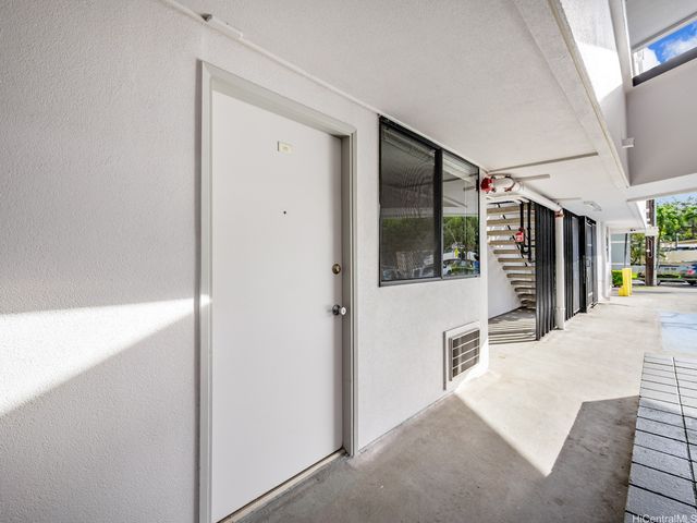 2860 Waialae Avenue 115, Honolulu, HI 96826