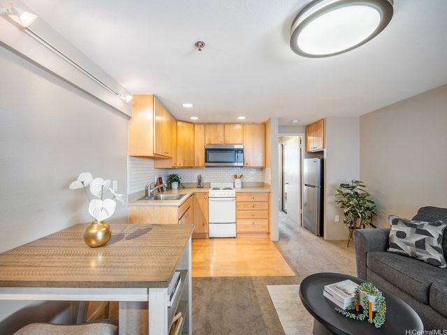 2860 Waialae Avenue 115, Honolulu, HI 96826