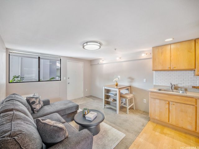 2860 Waialae Avenue 115, Honolulu, HI 96826