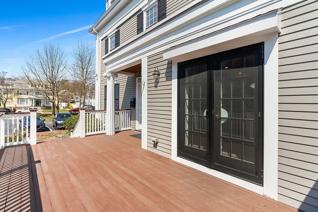 81 Forest St 81, Medford, MA 02155