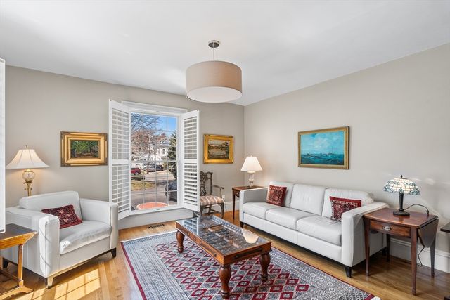 81 Forest St 81, Medford, MA 02155