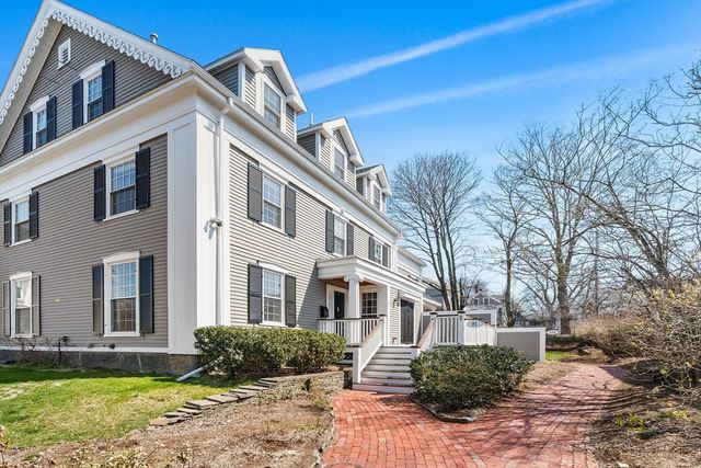 81 Forest St 81, Medford, MA 02155