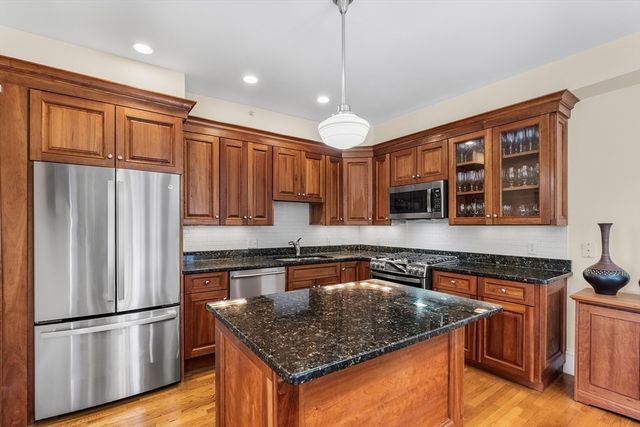 81 Forest St 81, Medford, MA 02155