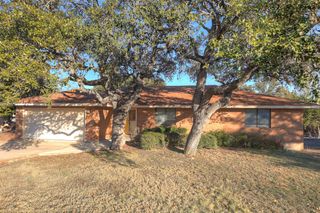131 Homestead Dr, Kerrville, TX 78028