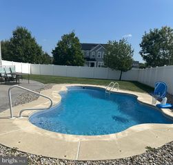 400 SZYPULSKI LN, Florence, NJ 08518