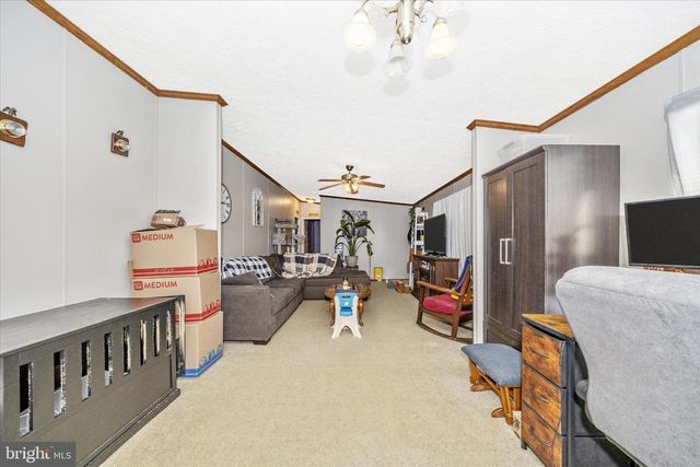 122 PAULS PL, Falling Waters, WV 25419