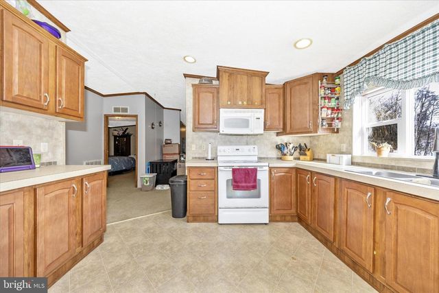 122 PAULS PL, Falling Waters, WV 25419