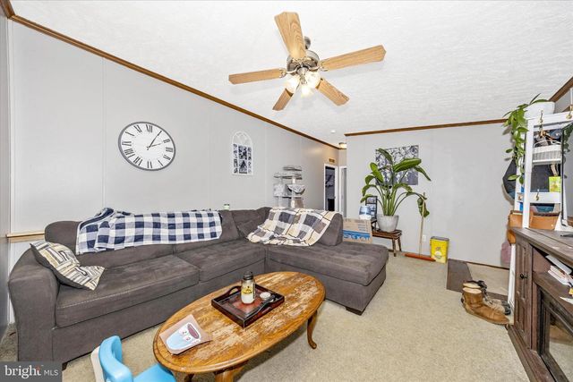 122 PAULS PL, Falling Waters, WV 25419