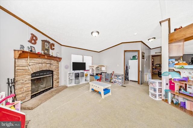 122 PAULS PL, Falling Waters, WV 25419