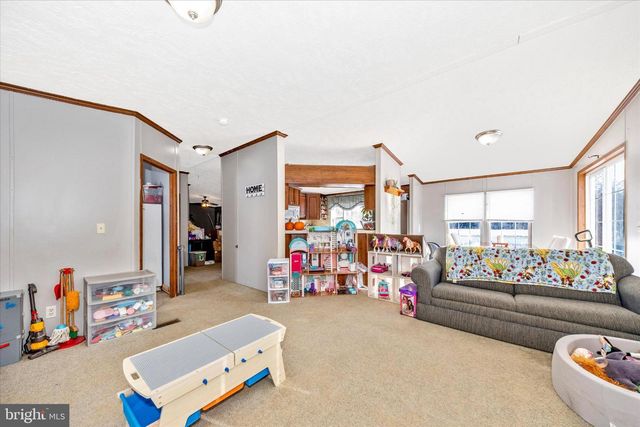 122 PAULS PL, Falling Waters, WV 25419