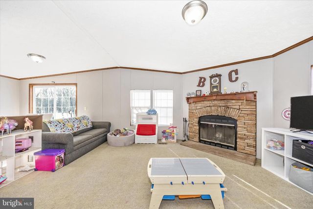 122 PAULS PL, Falling Waters, WV 25419