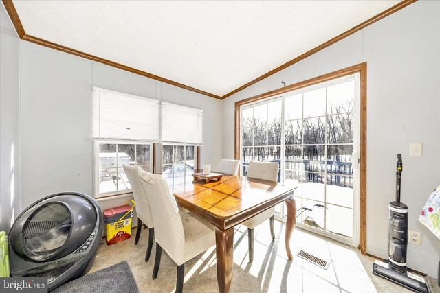 122 PAULS PL, Falling Waters, WV 25419