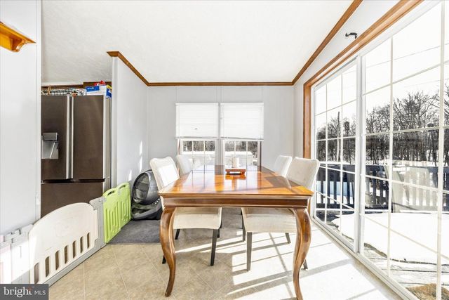 122 PAULS PL, Falling Waters, WV 25419