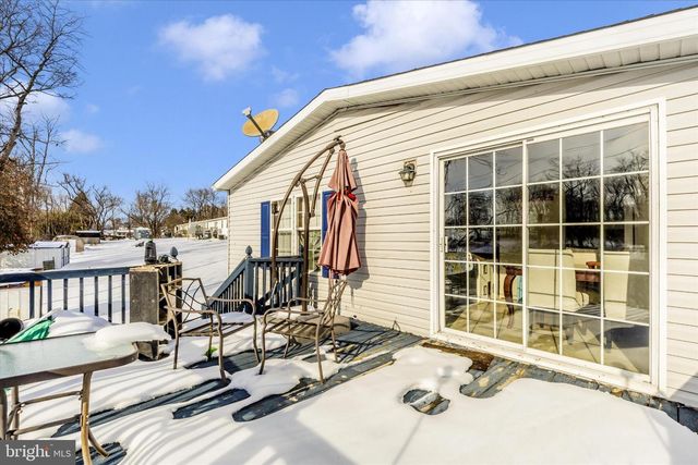 122 PAULS PL, Falling Waters, WV 25419