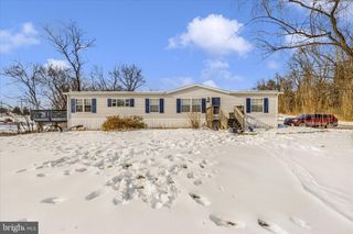 122 PAULS PL, Falling Waters, WV 25419