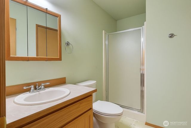 101 E Mountain View Drive, Allyn, WA 98524