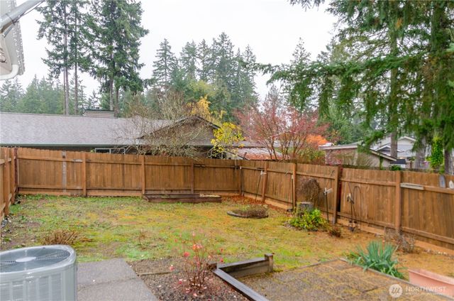 101 E Mountain View Drive, Allyn, WA 98524