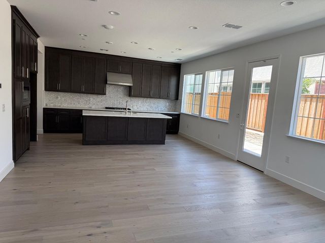 96 E Frost Drive, Tracy, CA 95391