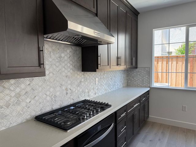 96 E Frost Drive, Tracy, CA 95391