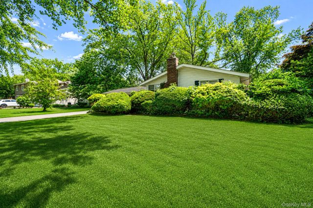 3 Cedar Crest Drive, Dix Hills, NY 11746
