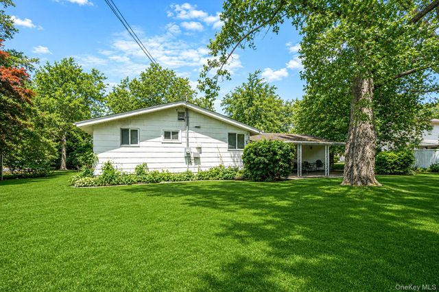 3 Cedar Crest Drive, Dix Hills, NY 11746