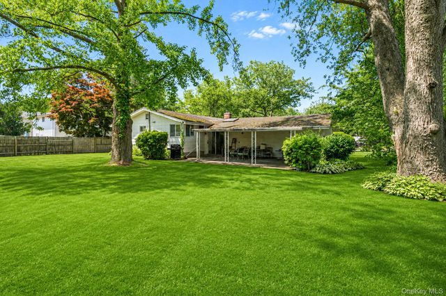 3 Cedar Crest Drive, Dix Hills, NY 11746