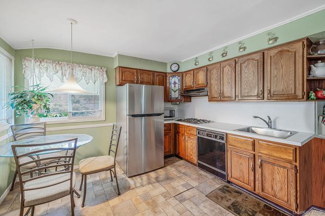 3 Cedar Crest Drive, Dix Hills, NY 11746
