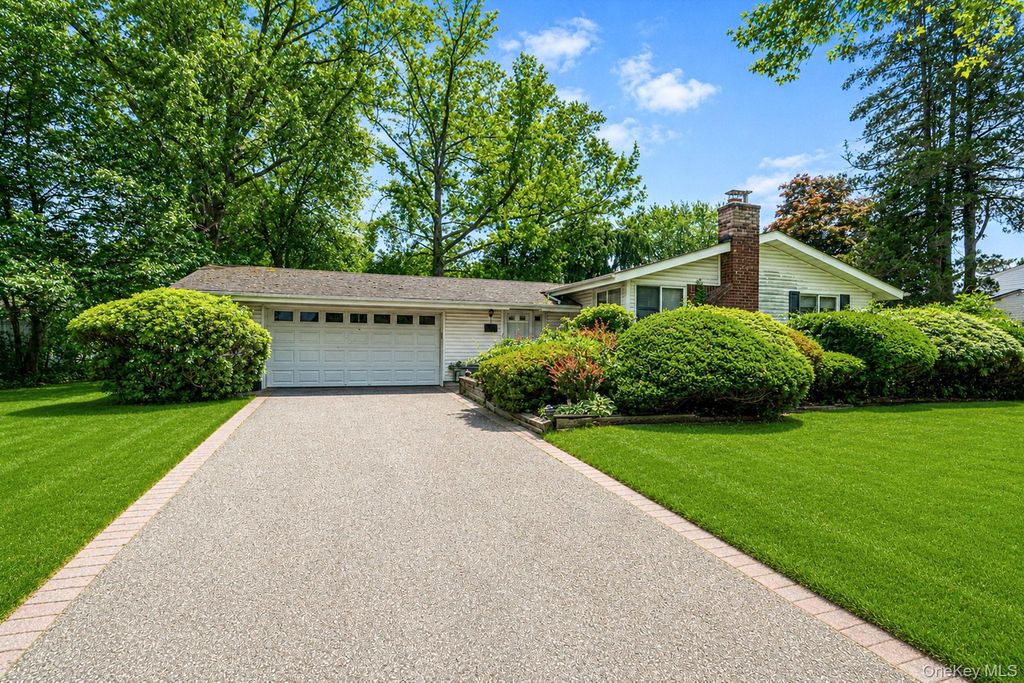 3 Cedar Crest Drive, Dix Hills, NY 11746