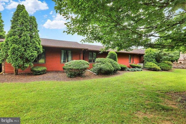 130 ALLENDALE RD, Shoemakersville, PA 19555