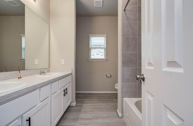 4603 Bay Vista Drive, Baytown, TX 77523
