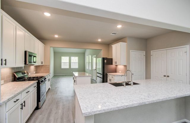 4603 Bay Vista Drive, Baytown, TX 77523