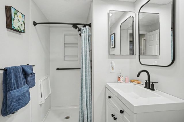 71 Stone Ridge Rd 71, Franklin, MA 02038