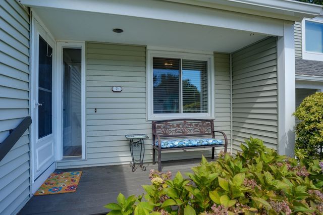 71 Stone Ridge Rd 71, Franklin, MA 02038