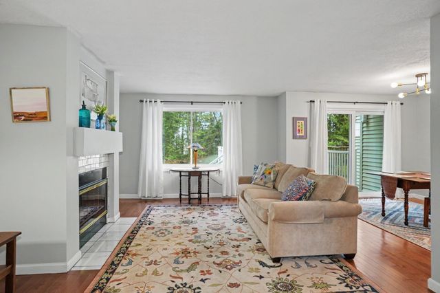 71 Stone Ridge Rd 71, Franklin, MA 02038