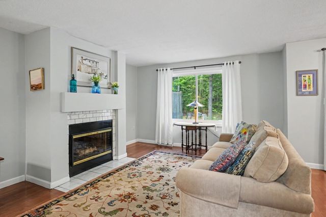 71 Stone Ridge Rd 71, Franklin, MA 02038