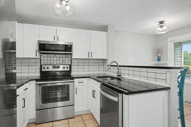 71 Stone Ridge Rd 71, Franklin, MA 02038