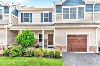 17 Rockingham Way, Manchester, NJ 08759