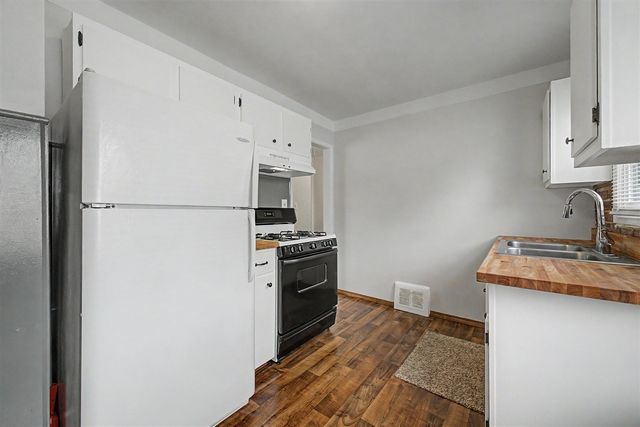 17727 Lowell Street, Roseville, MI 48066