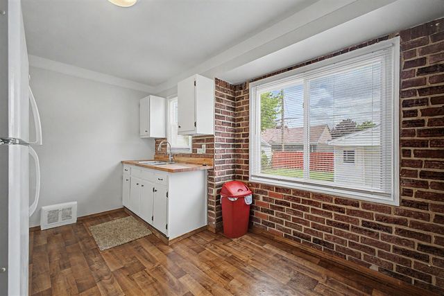 17727 Lowell Street, Roseville, MI 48066
