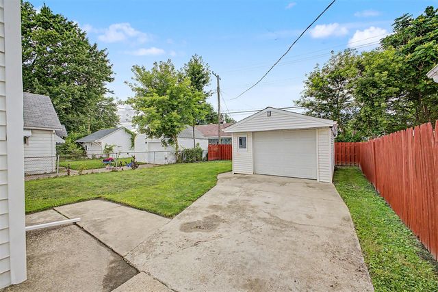 17727 Lowell Street, Roseville, MI 48066