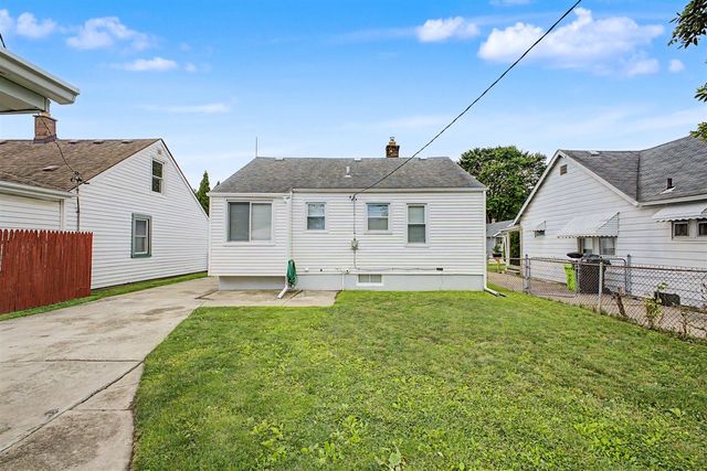 17727 Lowell Street, Roseville, MI 48066