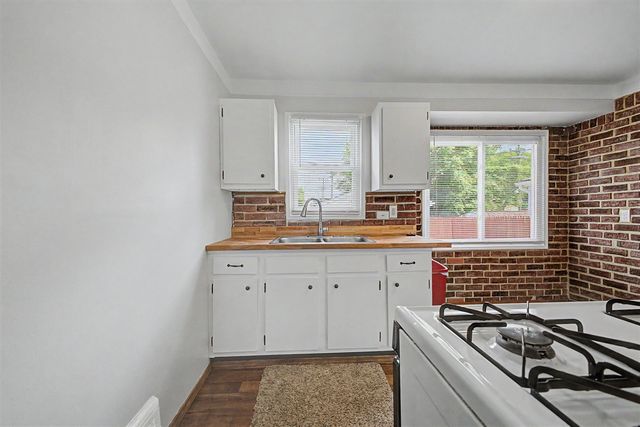 17727 Lowell Street, Roseville, MI 48066