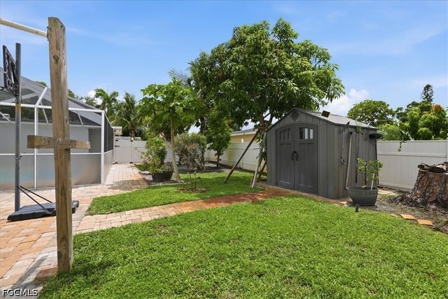 1821 Winkler AVE, Fort Myers, FL 33901