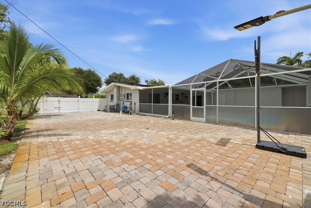 1821 Winkler AVE, Fort Myers, FL 33901
