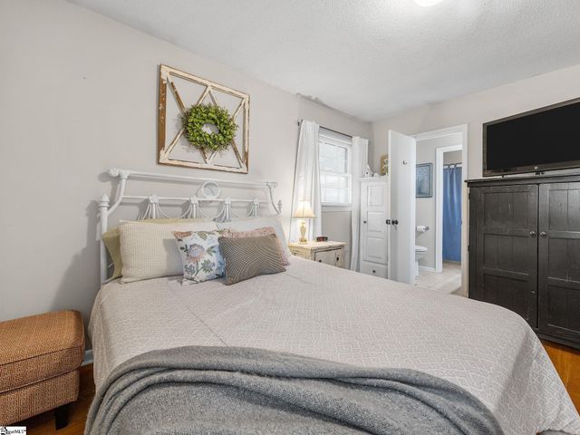 227 Ferndale Drive, Boiling Springs, SC 29316