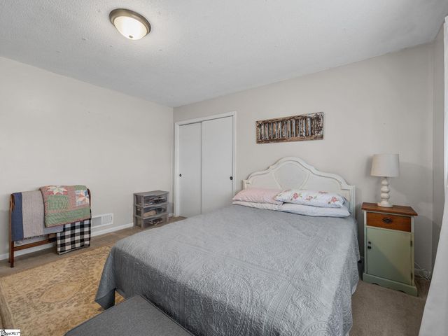 227 Ferndale Drive, Boiling Springs, SC 29316