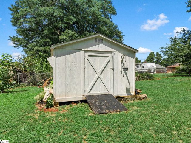 227 Ferndale Drive, Boiling Springs, SC 29316